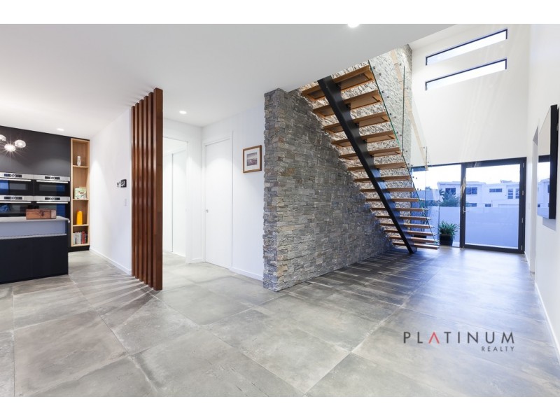 26 Sunshine Boulevard, Broadbeach Waters QLD 4218