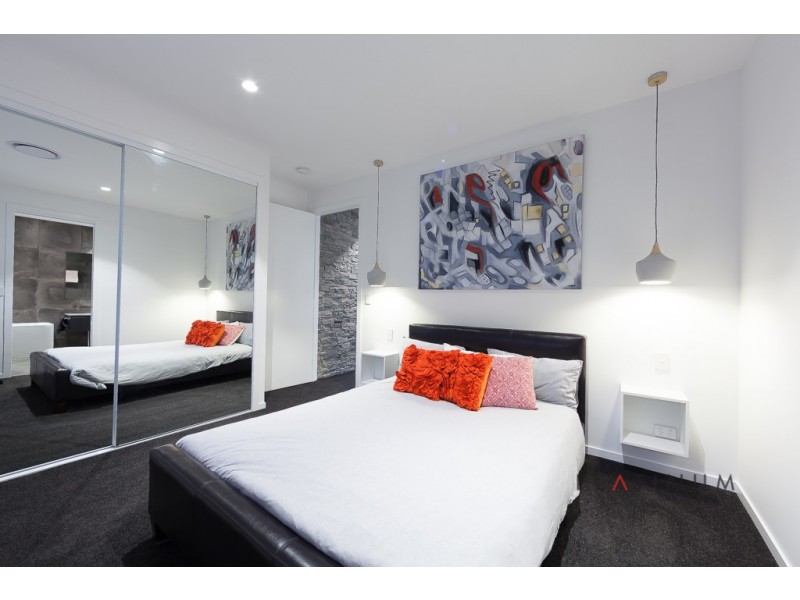 26 Sunshine Boulevard, Broadbeach Waters QLD 4218