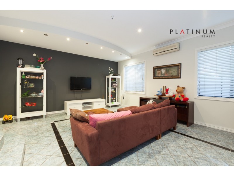 85 Monaco Street, Broadbeach Waters QLD 4218