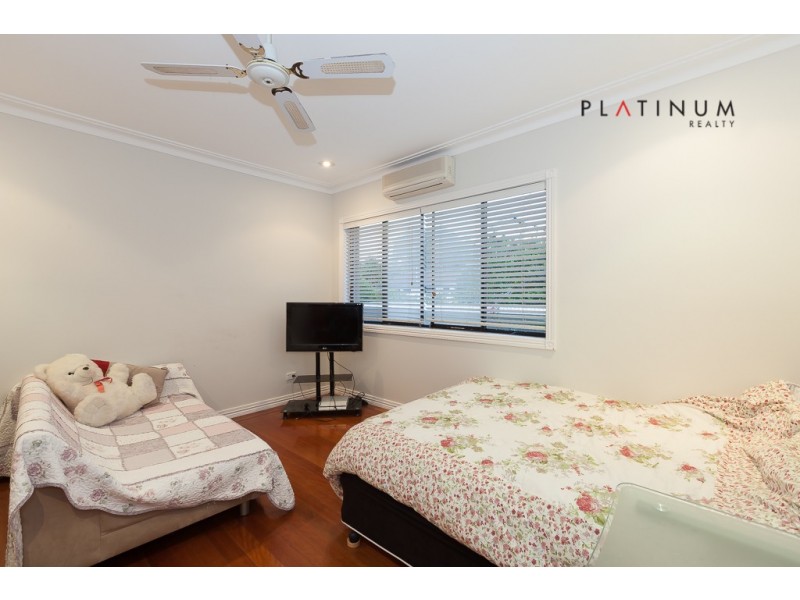85 Monaco Street, Broadbeach Waters QLD 4218