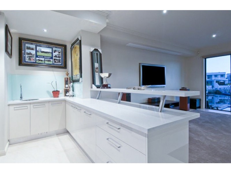 @37 South Quay Drive, Biggera Waters QLD 4216