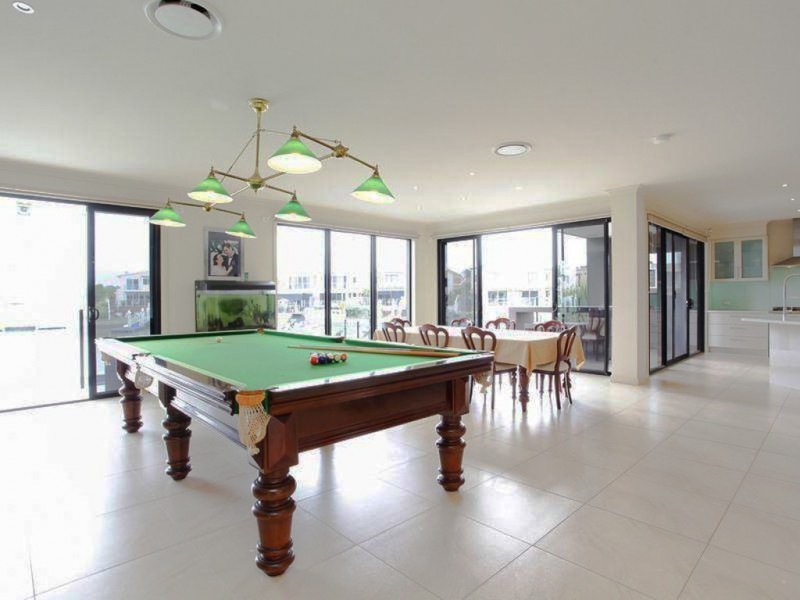 @37 South Quay Drive, Biggera Waters QLD 4216