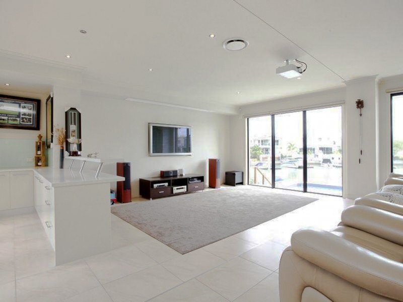 @37 South Quay Drive, Biggera Waters QLD 4216