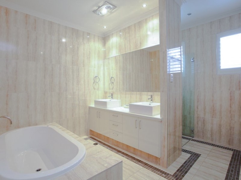 @37 South Quay Drive, Biggera Waters QLD 4216