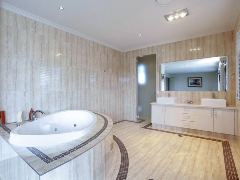 @37 South Quay Drive, Biggera Waters QLD 4216