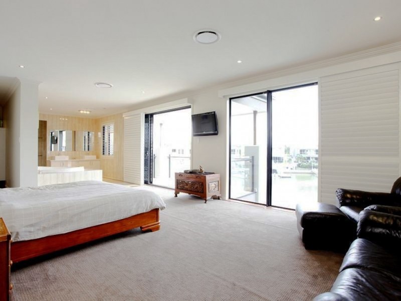 @37 South Quay Drive, Biggera Waters QLD 4216