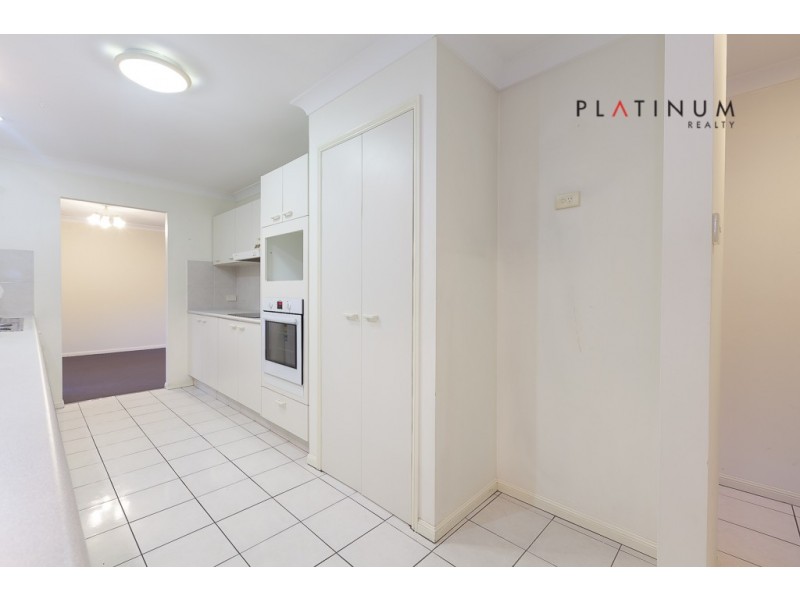 8 Cootharaba Drive, Helensvale QLD 4212