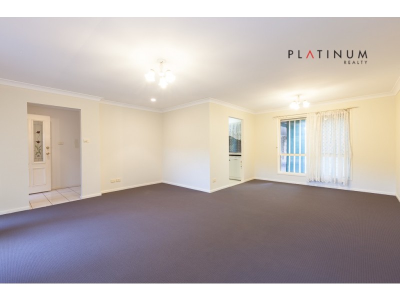 8 Cootharaba Drive, Helensvale QLD 4212