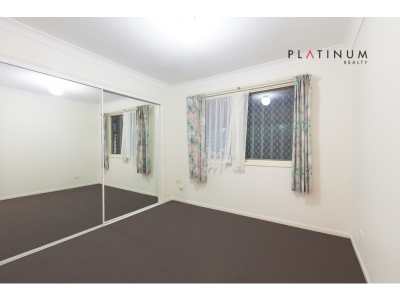 8 Cootharaba Drive, Helensvale QLD 4212