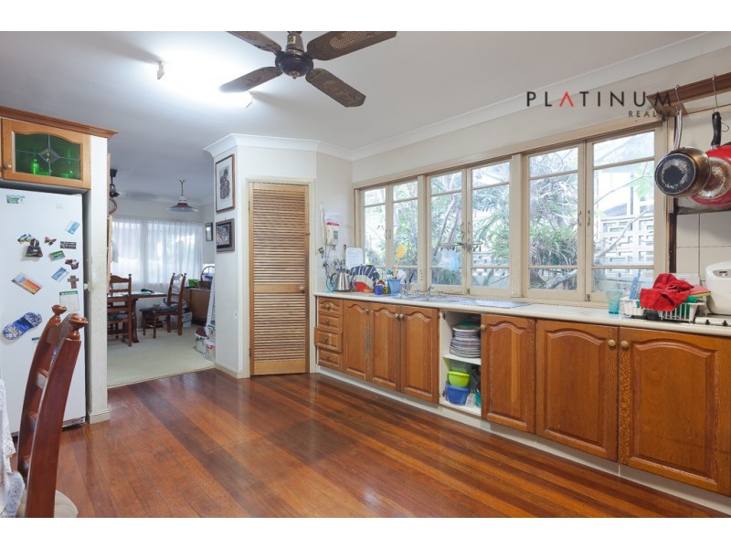10 Hilltop Street, Labrador QLD 4215