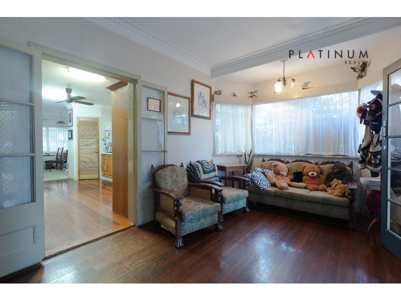 10 Hilltop Street, Labrador QLD 4215