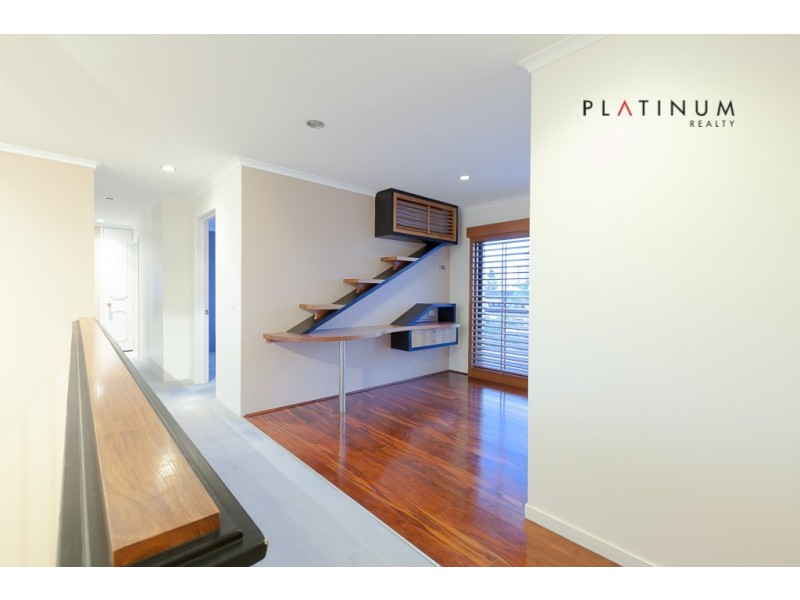 124 Commodore Drive, Paradise Waters QLD 4217