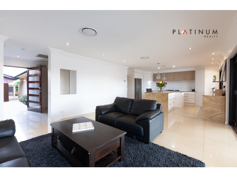 Broadbeach Waters QLD 4218