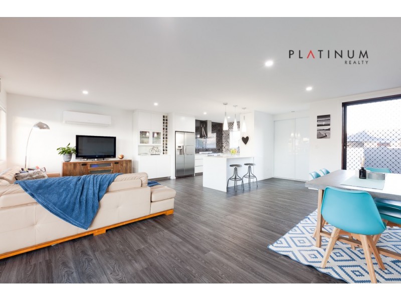 7 Alvarado Court, Broadbeach Waters QLD 4218