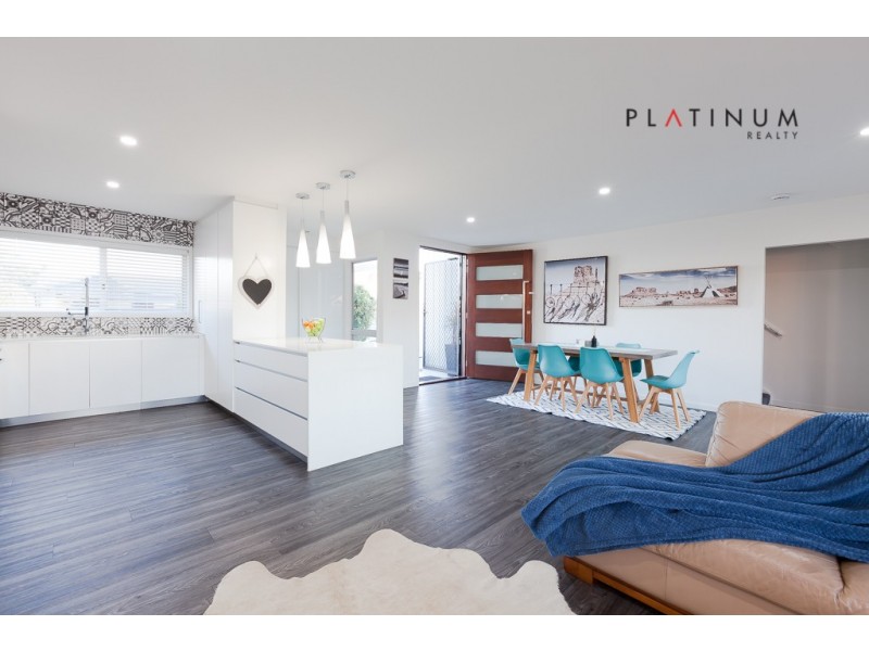 7 Alvarado Court, Broadbeach Waters QLD 4218