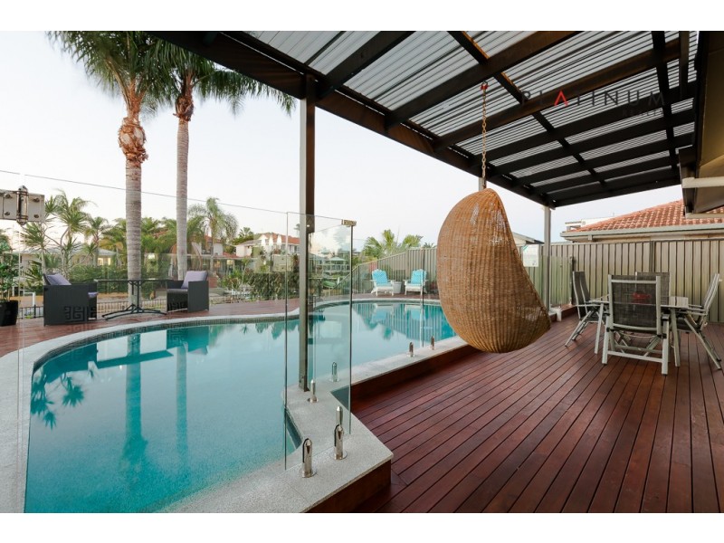 7 Alvarado Court, Broadbeach Waters QLD 4218