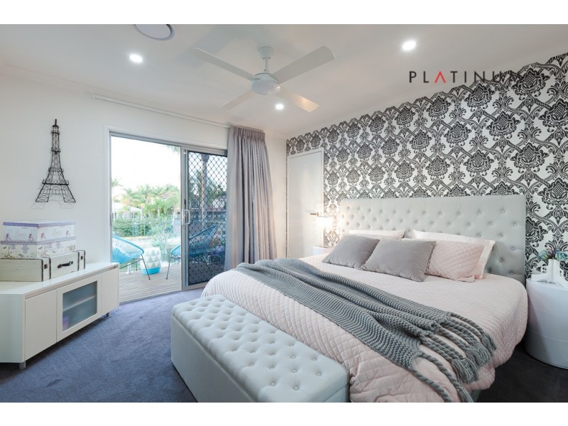 7 Alvarado Court, Broadbeach Waters QLD 4218