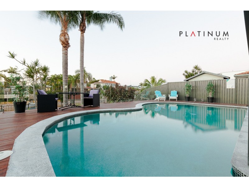 7 Alvarado Court, Broadbeach Waters QLD 4218