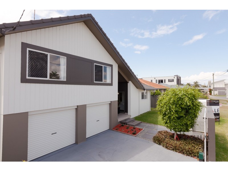 7 Alvarado Court, Broadbeach Waters QLD 4218