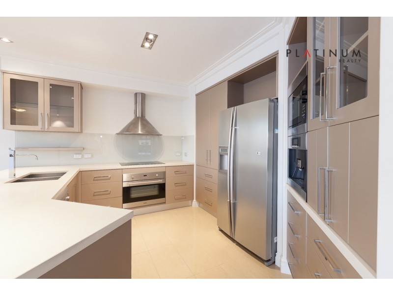Carrara QLD 4211