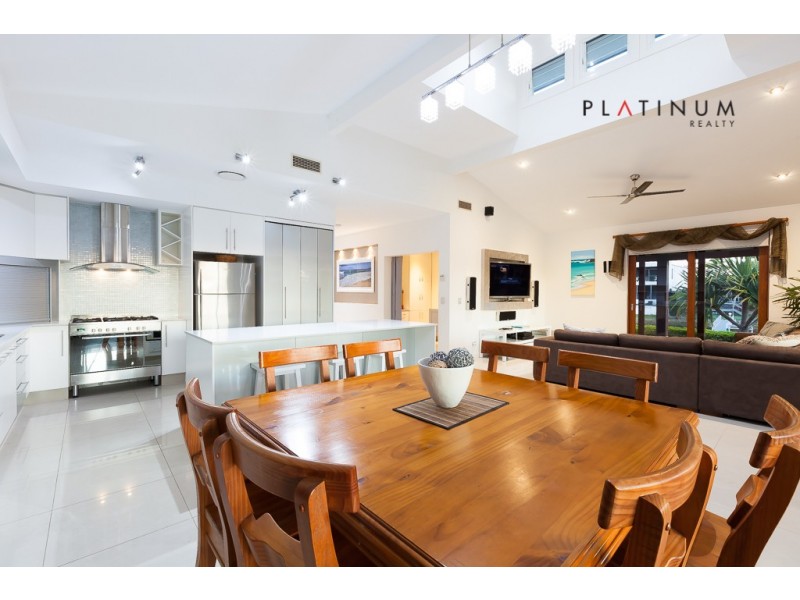 Broadbeach Waters QLD 4218