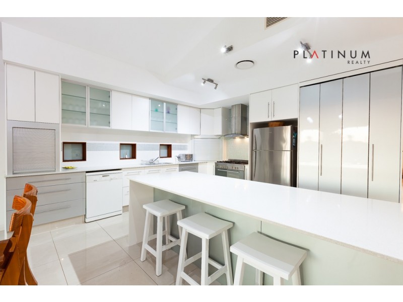 Broadbeach Waters QLD 4218