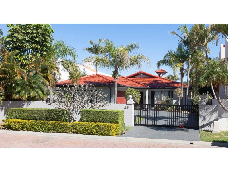 33 Meadowview Drive, Carrara QLD 4211