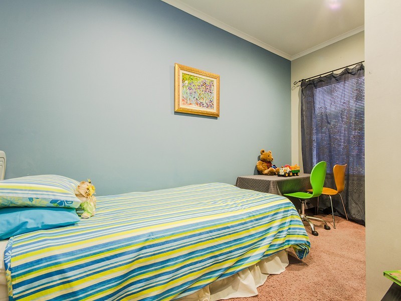 33 Meadowview Drive, Carrara QLD 4211