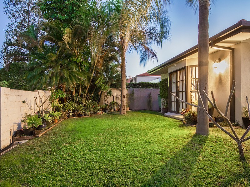 33 Meadowview Drive, Carrara QLD 4211