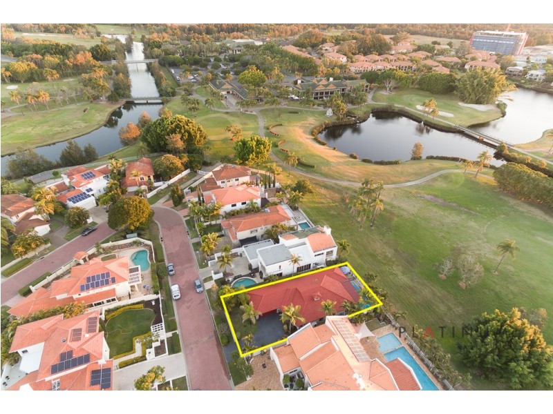 33 Meadowview Drive, Carrara QLD 4211