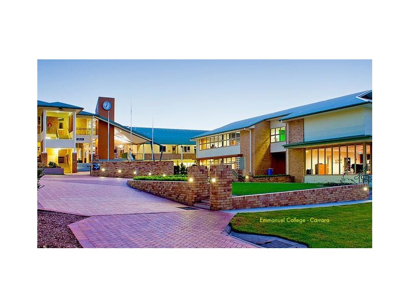 33 Meadowview Drive, Carrara QLD 4211