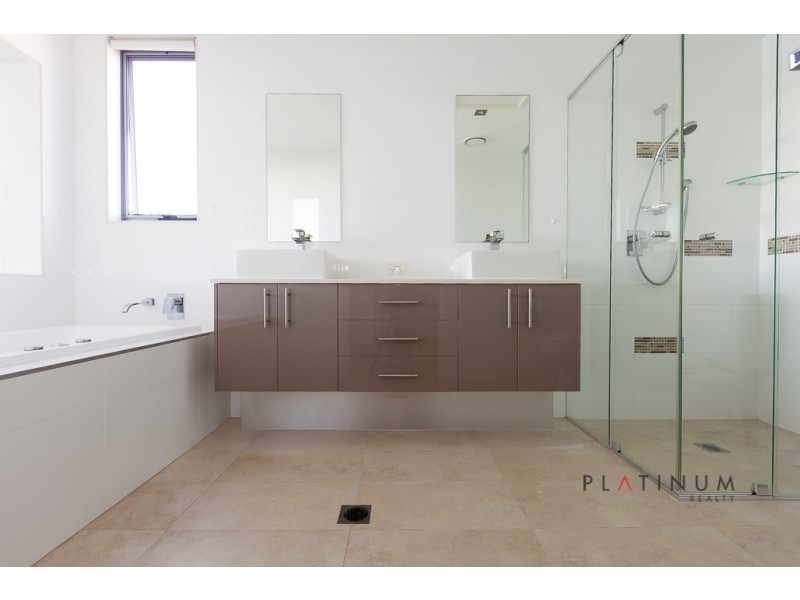 Carrara QLD 4211