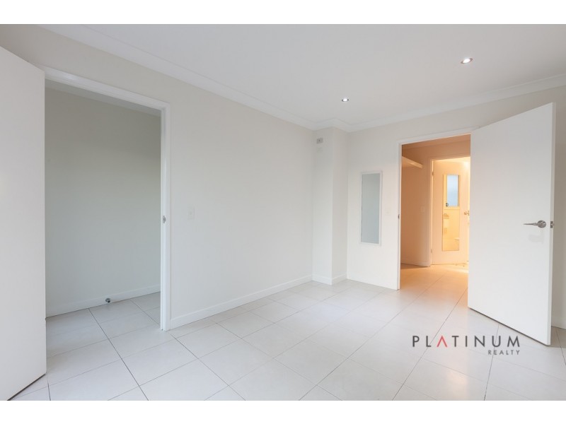 Broadbeach Waters QLD 4218