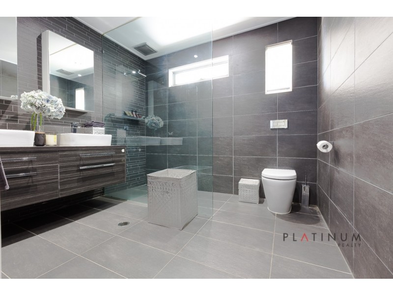 Broadbeach Waters QLD 4218