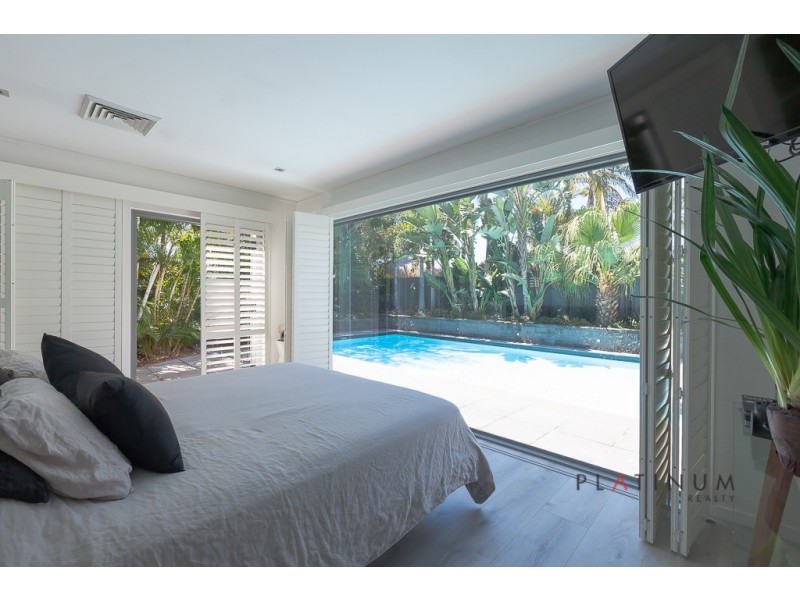 Broadbeach Waters QLD 4218