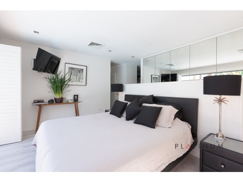 Broadbeach Waters QLD 4218