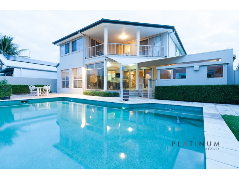 53 T E Peters Drive, Broadbeach Waters QLD 4218