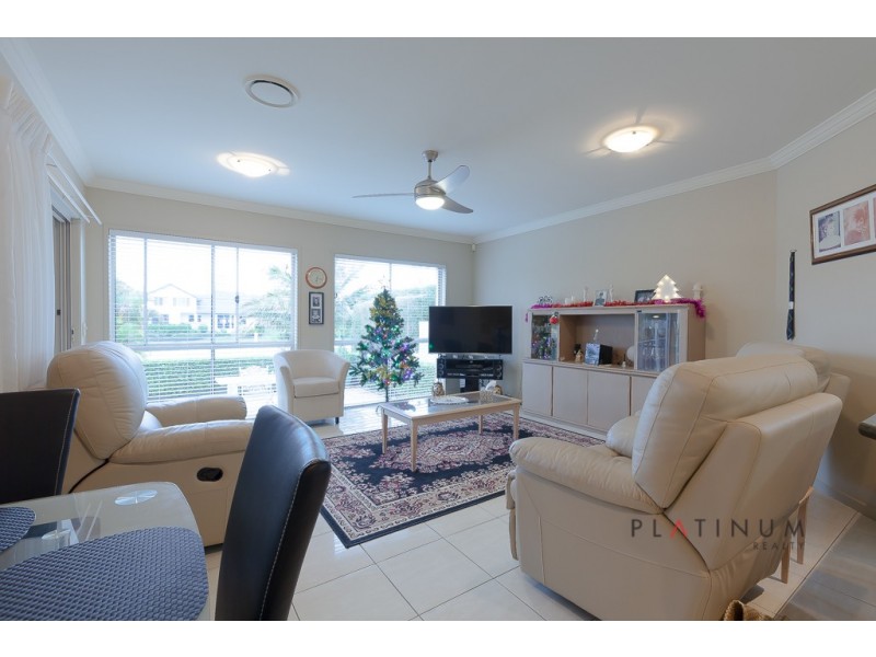 53 T E Peters Drive, Broadbeach Waters QLD 4218