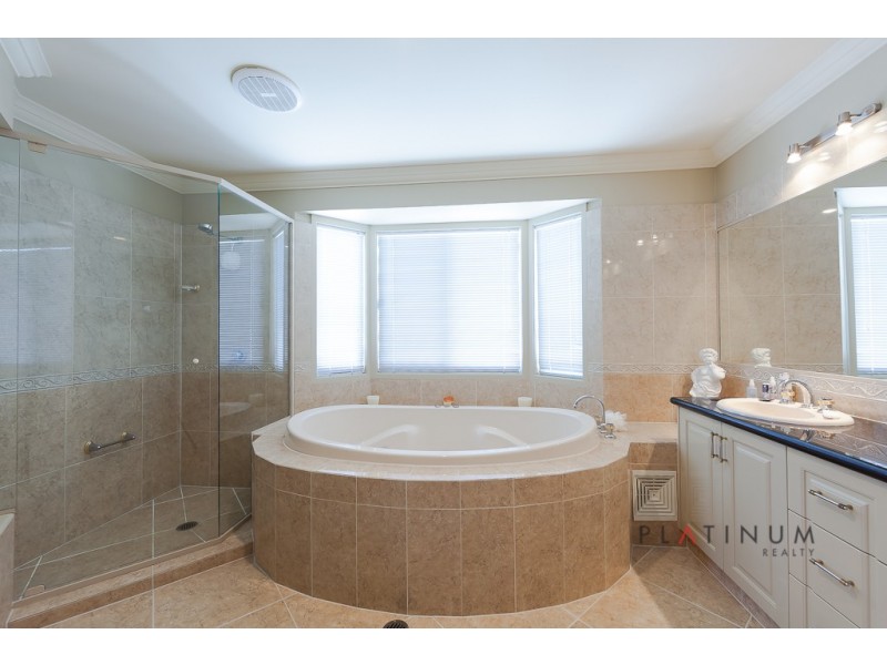 53 T E Peters Drive, Broadbeach Waters QLD 4218