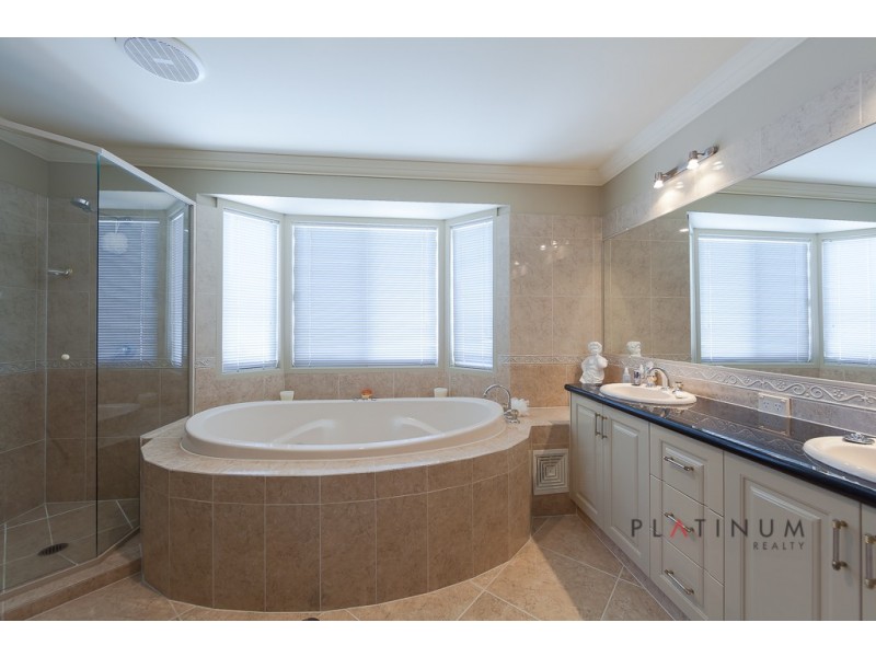 53 T E Peters Drive, Broadbeach Waters QLD 4218