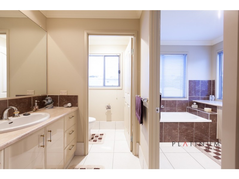 53 T E Peters Drive, Broadbeach Waters QLD 4218