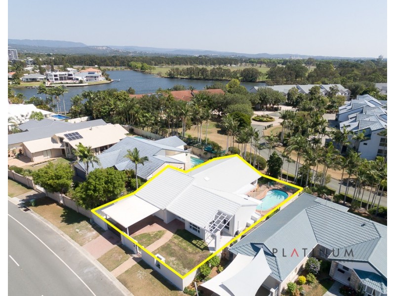 141 Santa Cruz Boulevard, Clear Island Waters QLD 4226
