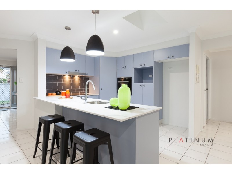141 Santa Cruz Boulevard, Clear Island Waters QLD 4226