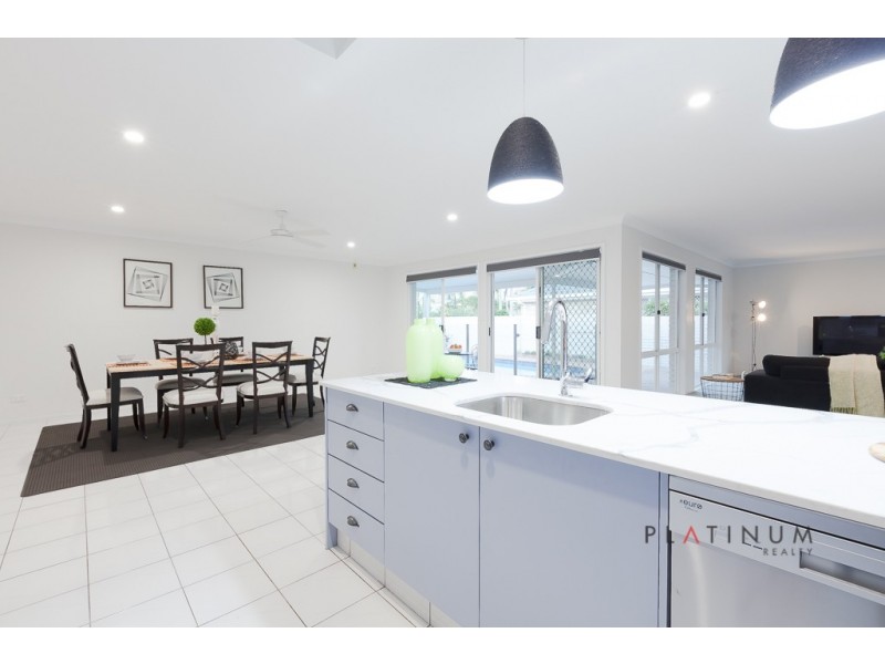 141 Santa Cruz Boulevard, Clear Island Waters QLD 4226