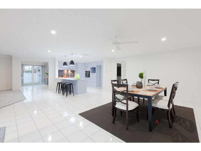 141 Santa Cruz Boulevard, Clear Island Waters QLD 4226