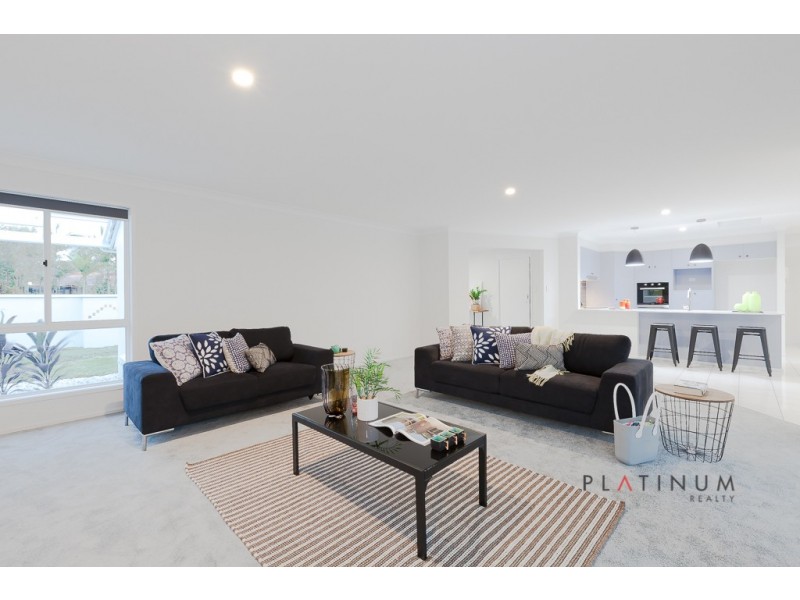 141 Santa Cruz Boulevard, Clear Island Waters QLD 4226