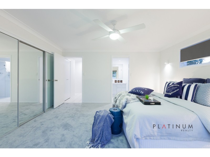 141 Santa Cruz Boulevard, Clear Island Waters QLD 4226