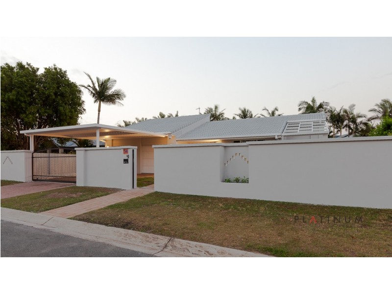 141 Santa Cruz Boulevard, Clear Island Waters QLD 4226