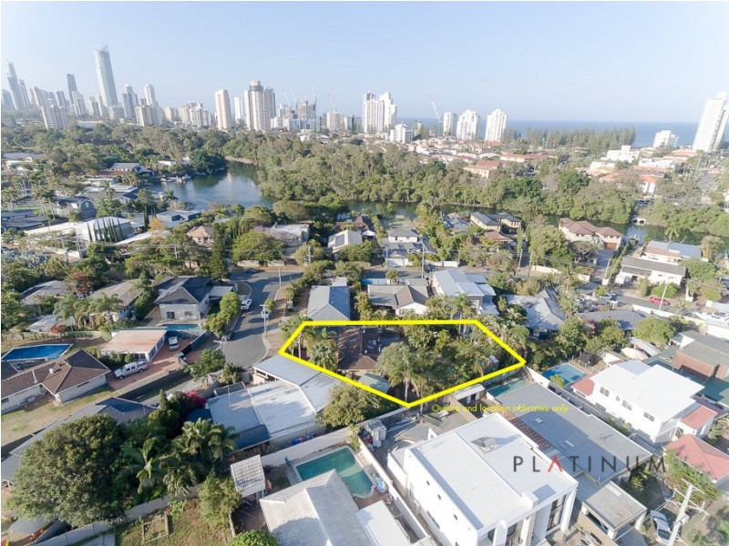 15 Moorilla Place, Broadbeach Waters QLD 4218