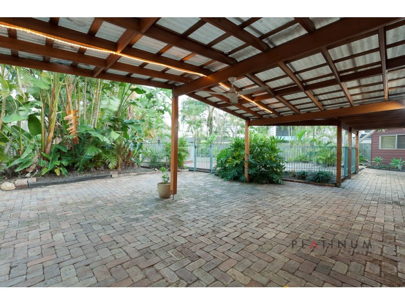 15 Moorilla Place, Broadbeach Waters QLD 4218